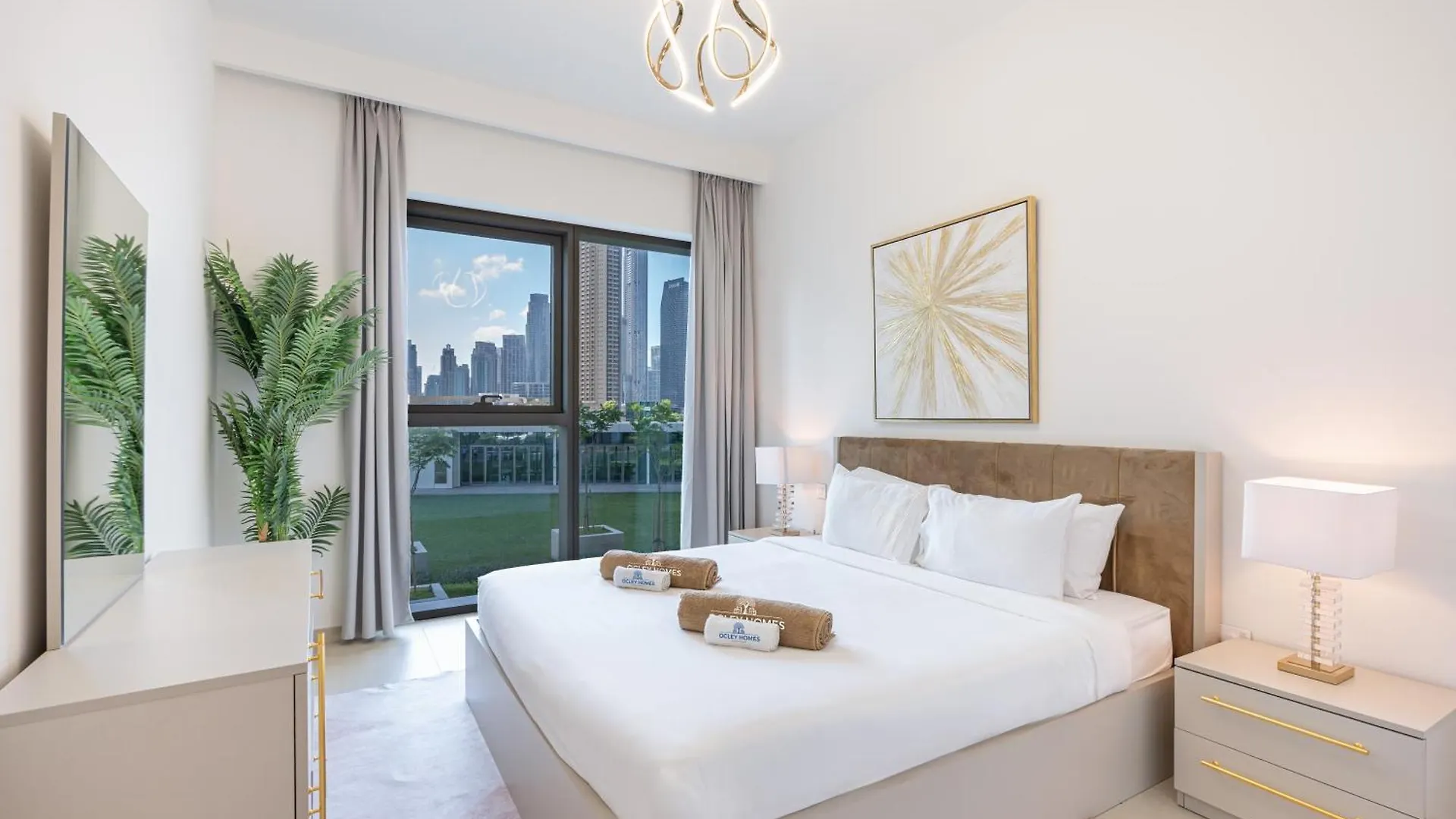 Beautiful Home With Full Burj View In Downtown Dubai